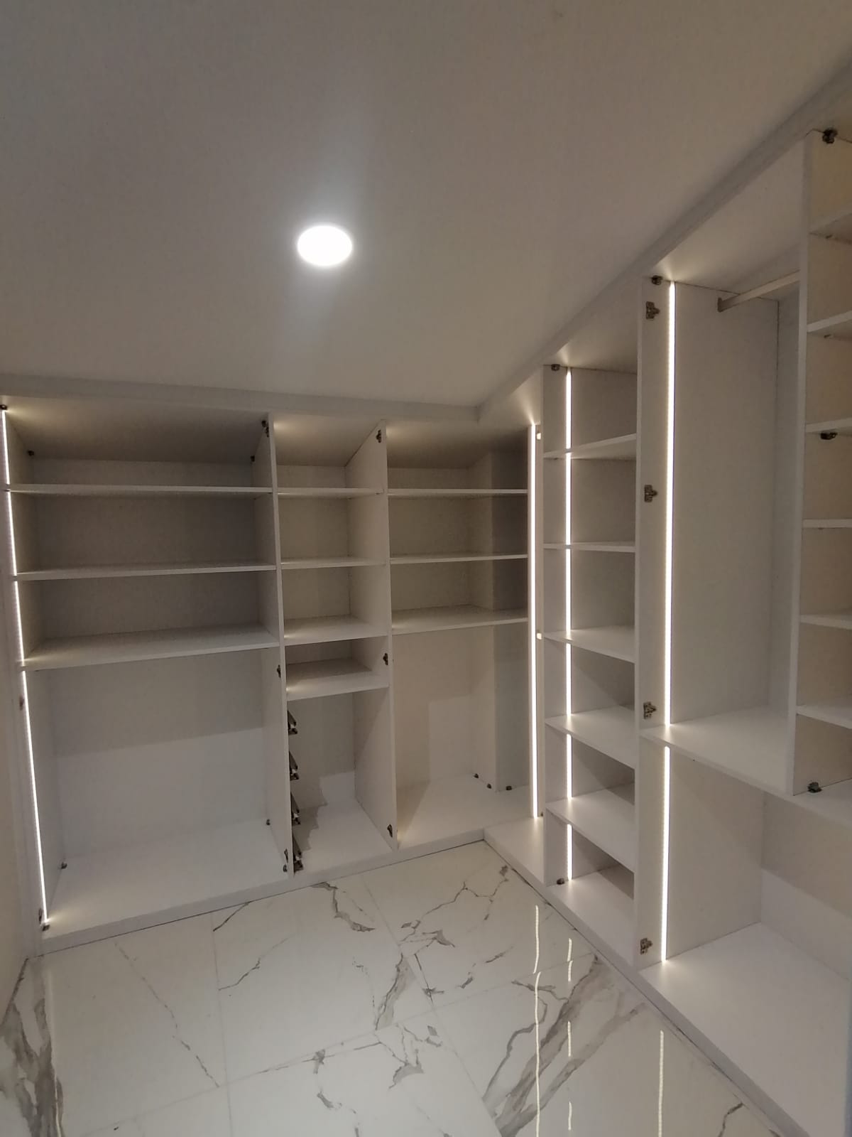 Walk-in Giyinme Odası